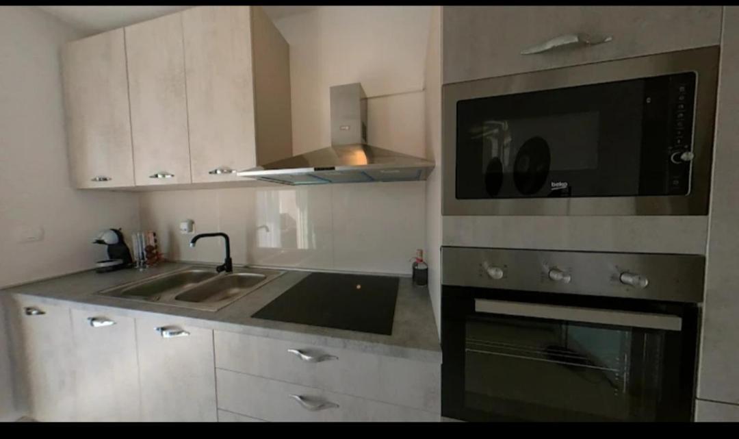 特罗吉尔New Apartman P & B公寓 外观 照片